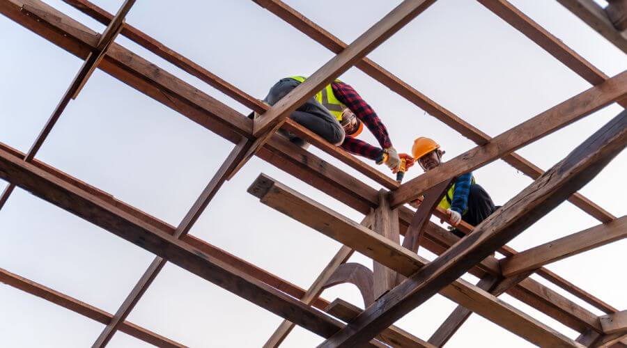 Professional gutter cleaning services in Freeburg, MO